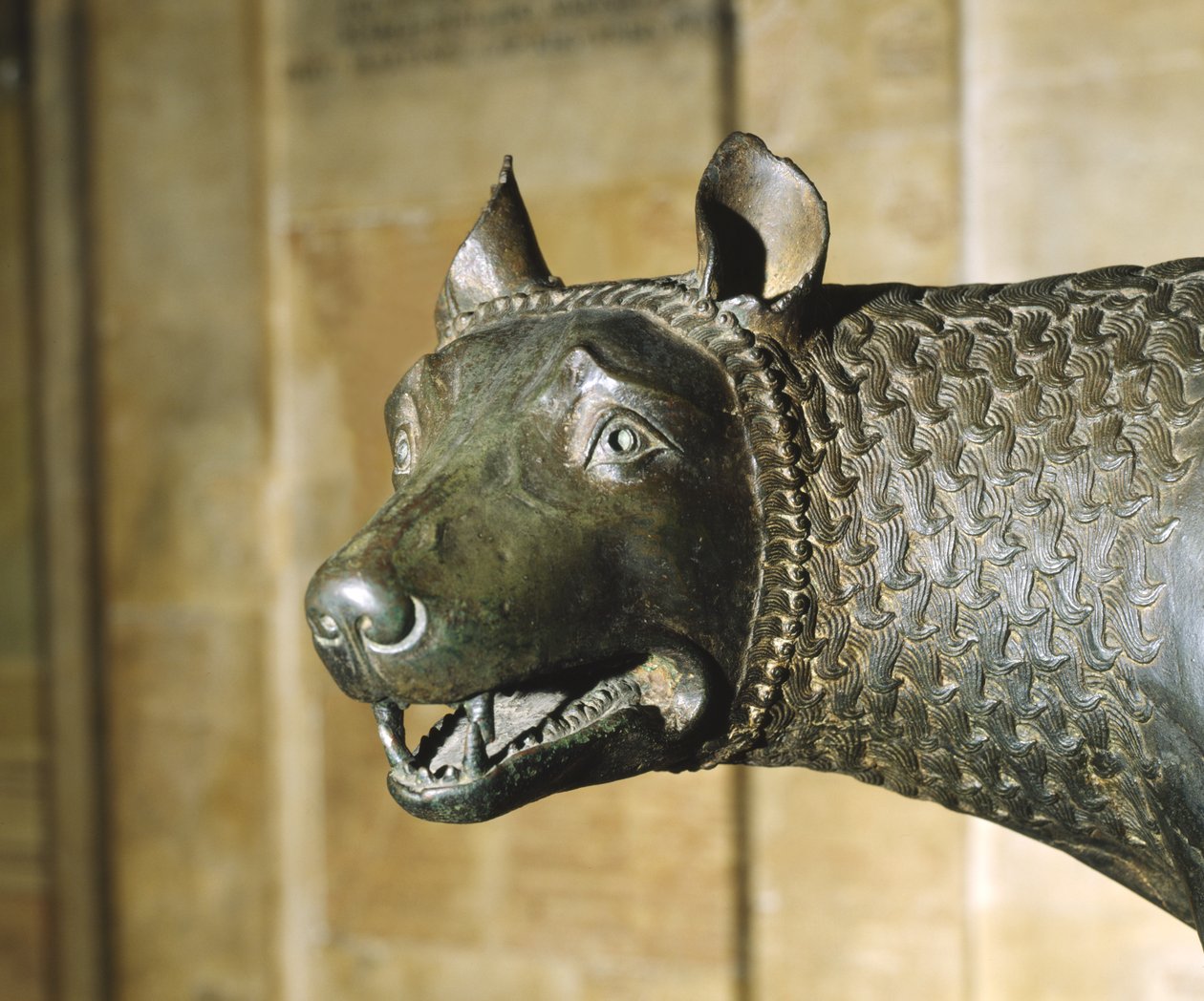 The Capitoline Wolf (bronse) av School Italian