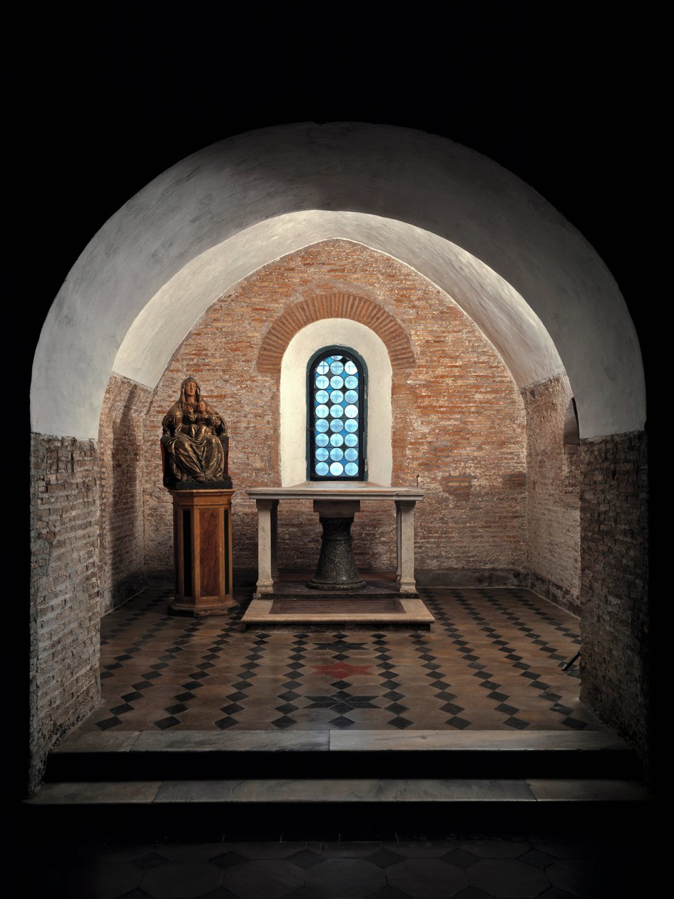 Utsikt over det første kapellet til kirken Saints Vincent og Anastasius, 625-1221 Abbey of Tre Fontane (Abbey of Tre-Fontane eller Abbey of the Three Fountains) nær Roma Italia (Utsikt over det første kapellet i kirken Sts Vincent og Anastasius , 625-1221  av School Italian