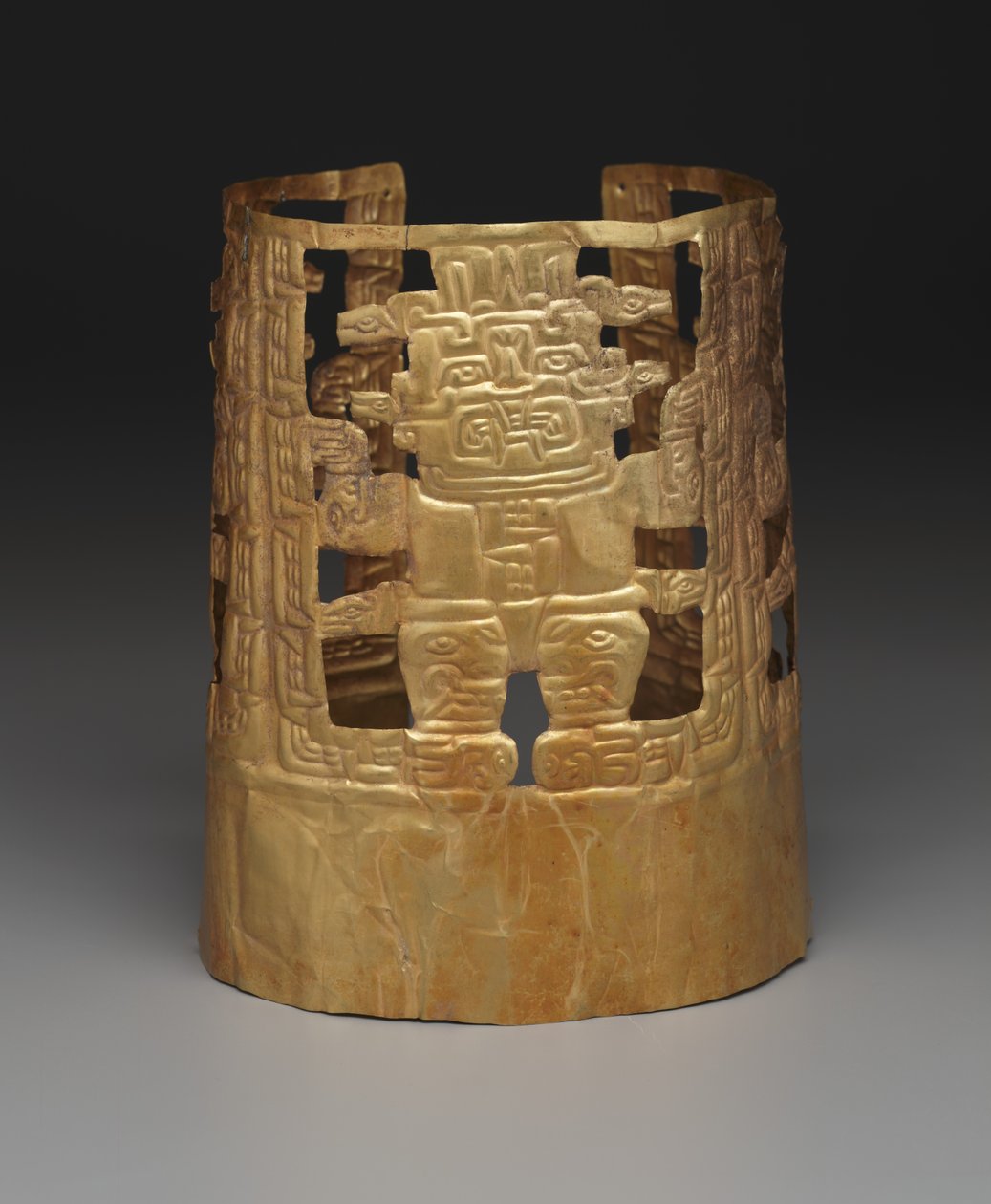 Krone med guddomsfigurer, ca. 1000 til 200 f.Kr. (gull) av School Peruvian