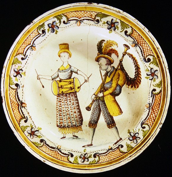 Plate med Estremoz-produksjon som viser to musikere av School Portuguese