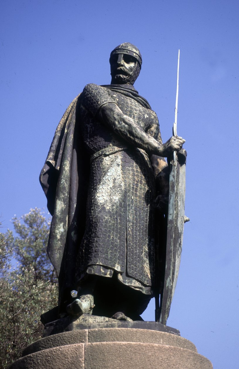 Statue av kong Afonso I, Guimaraes, Portugal (bilde) av School Portuguese