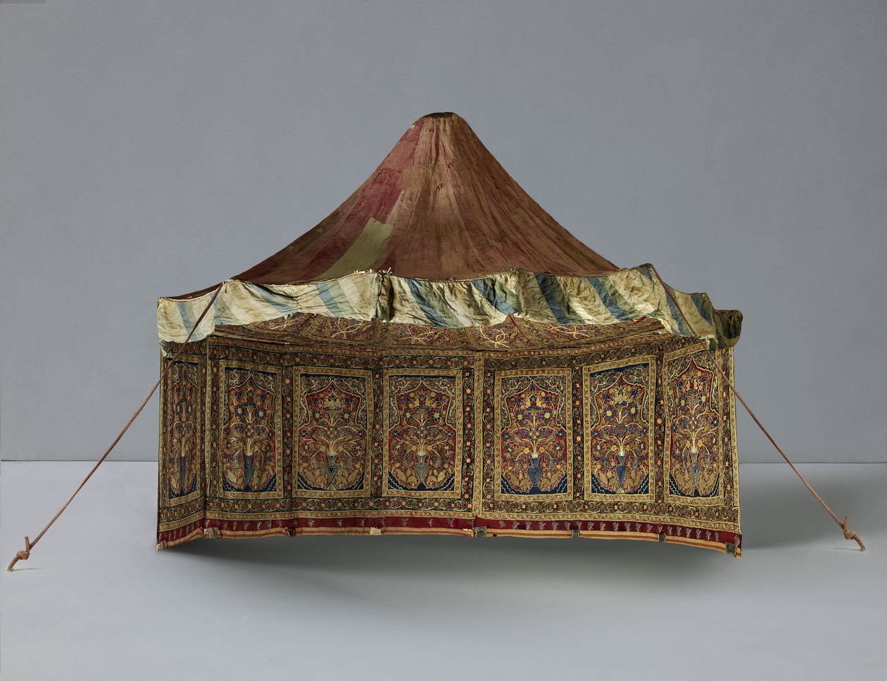 Kongelig telt laget for Muhammad Shah (styrt 1834-48) av School Qajar