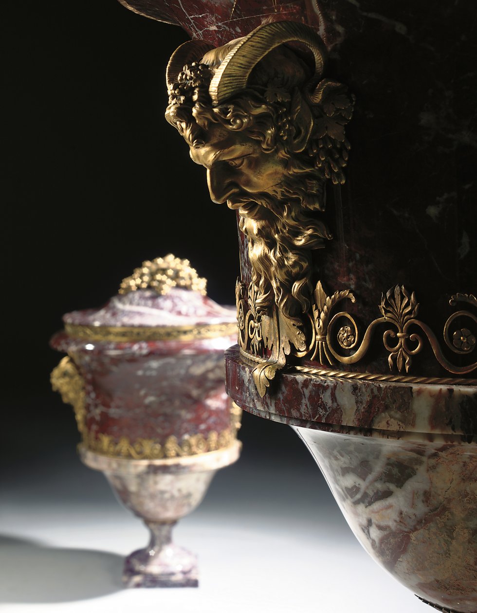 Et par vaser, ca. 1790 (jaspis og ormolu) av School Russian