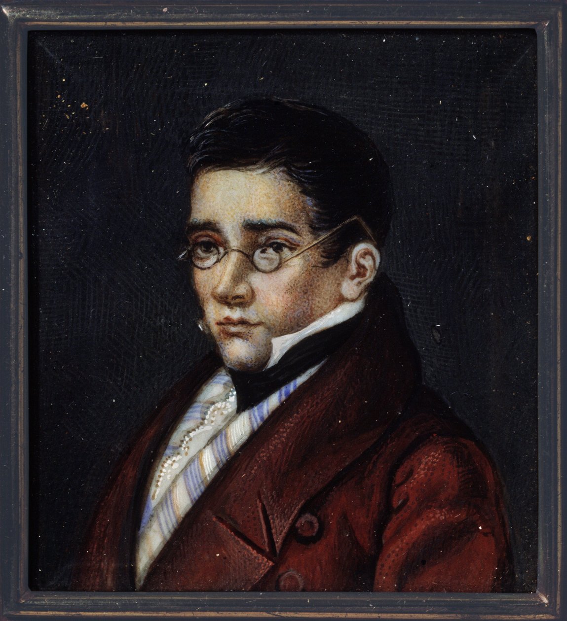 Portrett av dramatikeren Alexander Sergeyevich Griboiedov (Alexander S. Griboyedov) (1795-1829). Arbeid av en russisk mester, akvarell og gouache på horn, ca 1820. Russisk kunst av School Russian