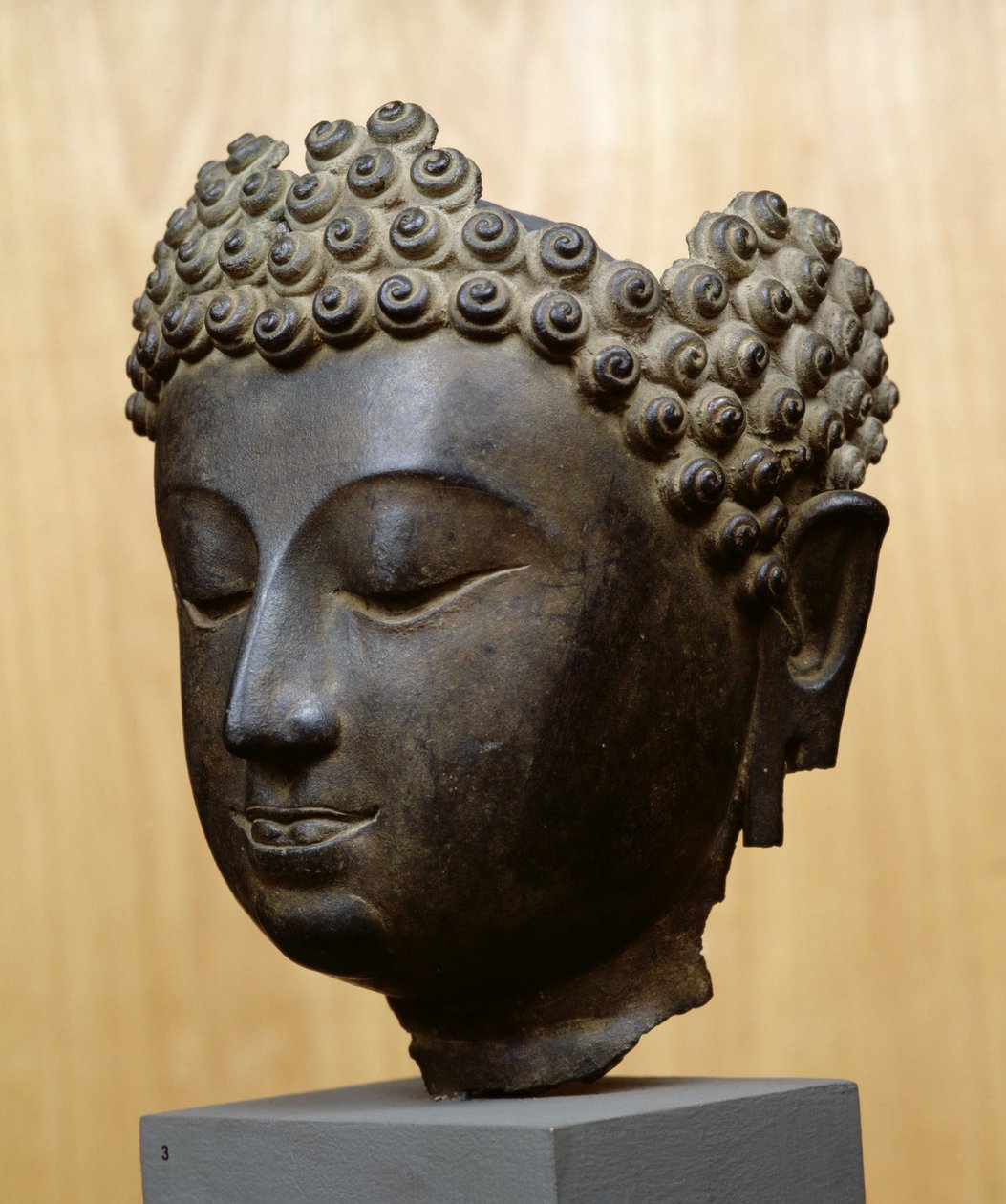 Buddhas hode ser ned, Lan Na Culture (bronse) av School Thai