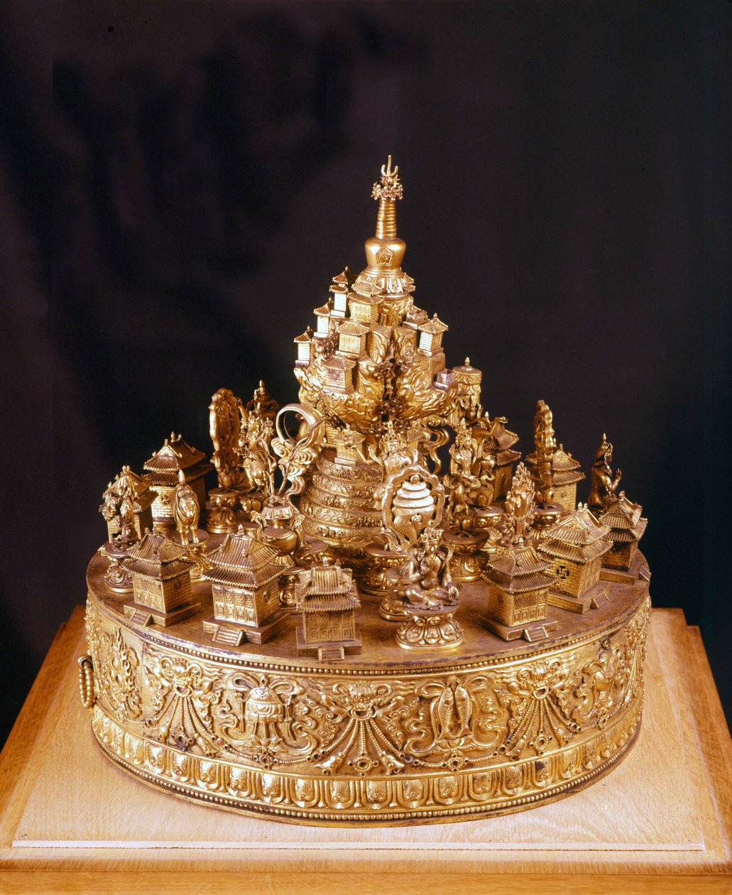 Mandala Tibetain: sjeldent stykke i scultpé gullbronse. Mandalaen er en utsikt over det guddommelige kosmos, i sentrum av dette er Mount Merou, et fjell overvunnet av palasset til den øverste guden Indra og omgitt av fire kontinenter - Musée Guimet, Paris av School Tibetan