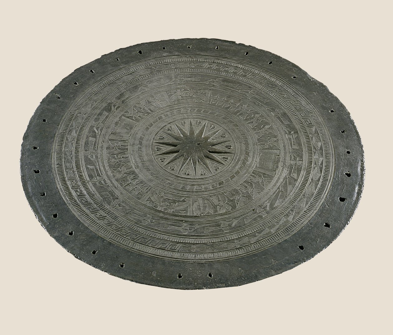 Detalj av toppen av Dong Son-tromme, 2.-1. århundre f.Kr. (bronse) av School Vietnamese