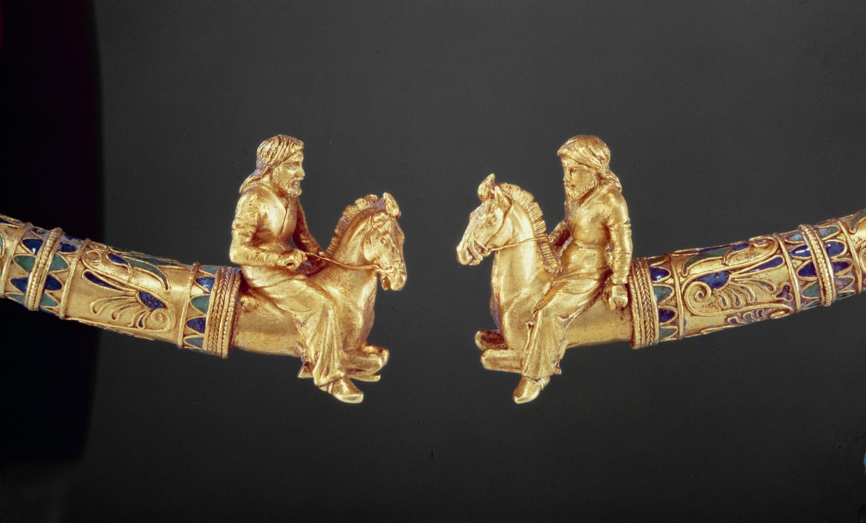 Halsring med spisser i form av skytiske ryttere (gull) av Scythian
