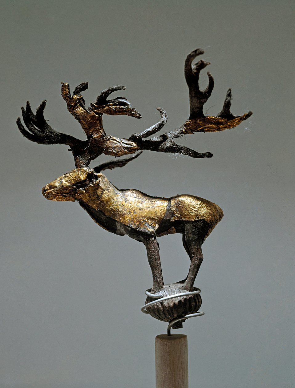 Art Scythian (skytisk sivilisasjon): ornament som viser en hjort. Fra Altai, 5. - 3. århundre f.Kr. Saint Petersburg, Hermitage Museum av Scythian