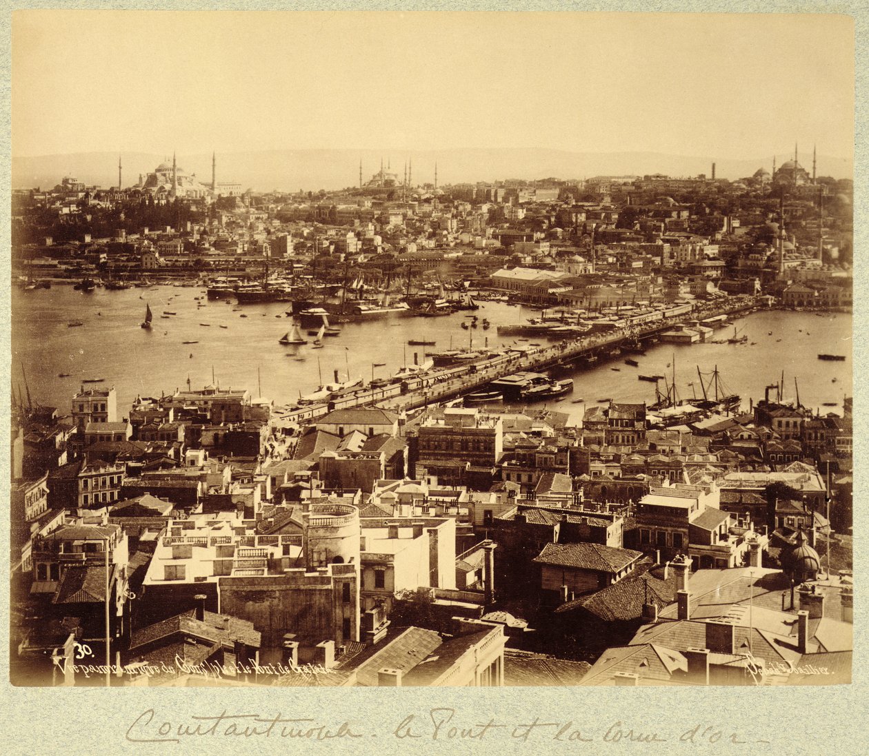 Panorama med utsikt over Istanbul og elven Bosporos, ca. 1890 (s/hvitt-bilde) av Sebah and Joaillier