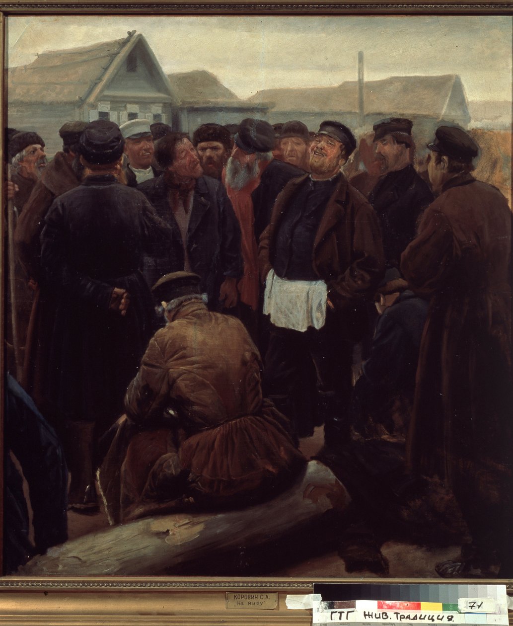 Møt bygdesamfunnet. (På Landsmøtet). Gruppe russiske bønder foran gårder. Verk av Sergei Alexeyevich Korovin (1858-1908), olje på papir av Sergei Alexeyevich Korovin
