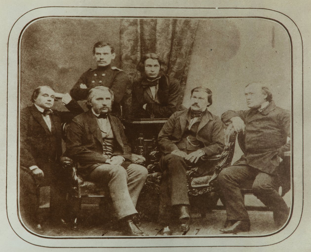 Samtidig: Ivan Goncharov, Ivan Turgenev, Leo Tolstoy, Dmitry Grigorovich, Alexander Druzhinin og av Sergei Lvovich Levitsky
