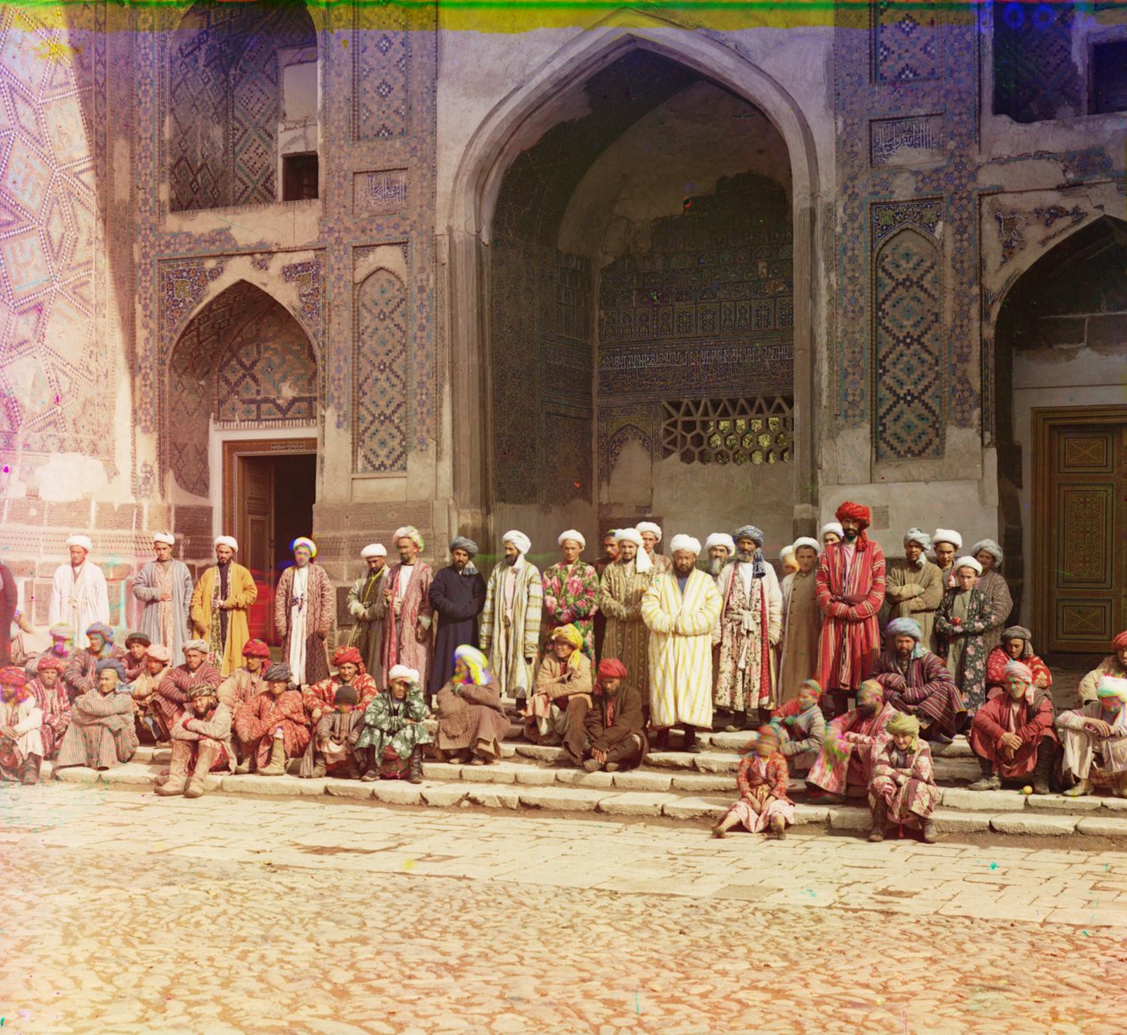 På trappene til moskeen i Samarkand, 1905-1915 av Sergey Prokudin Gorsky