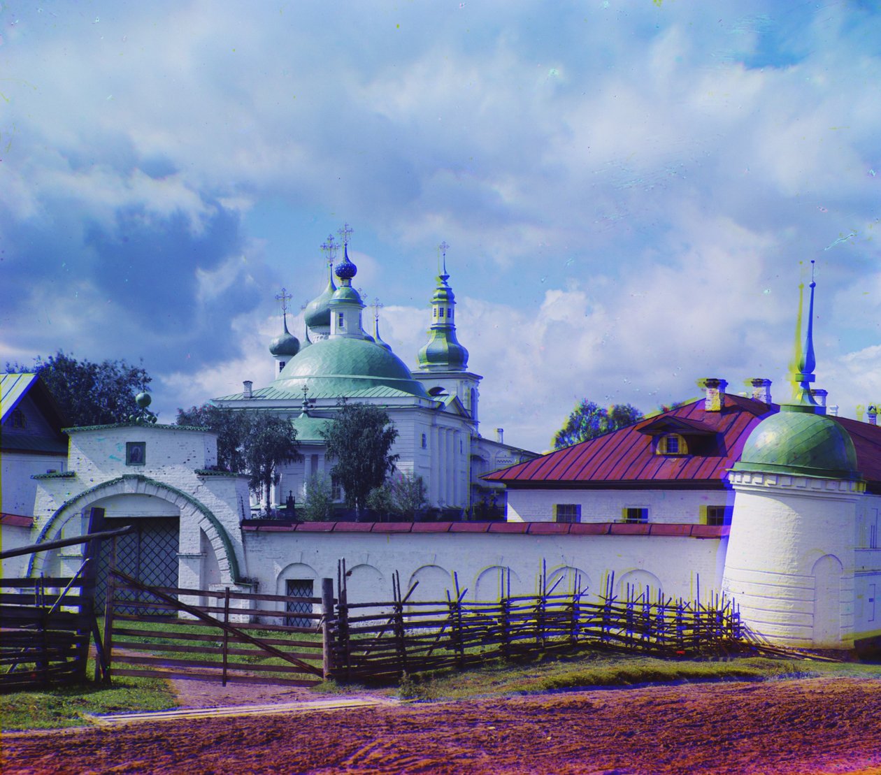 Hovedkatedralen til Goritsky-klosteret fra veien, 1905-1915 av Sergey Prokudin Gorsky