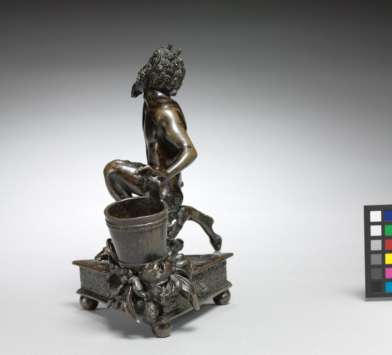Knelende Satyr, ca. 1520 (bronse) av Severo da Ravenna
