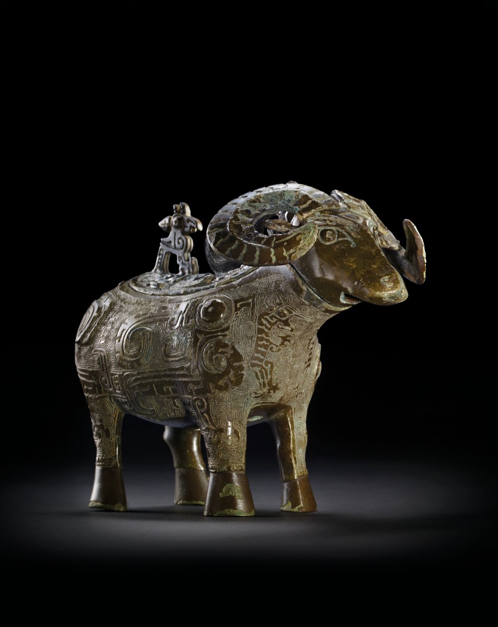 Rituell ram-formet vinkar, Gong (bronse) av Shang Dynasty Chinese School