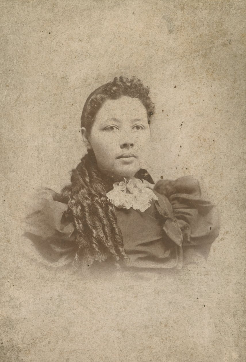 Skapkort til et uidentifisert medlem av Vass-familien, 1880-1917. av Sidney Rufus Alley