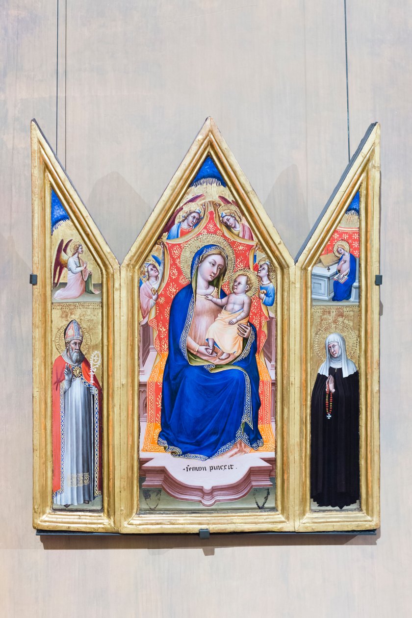 Triptych, tronende Madonna og barn med engler (i midten), bebudelsens engel og helgen Augustine (til venstre), Jomfru forkynner og helgen Monica (til høyre) av Simone dei Crocifissi