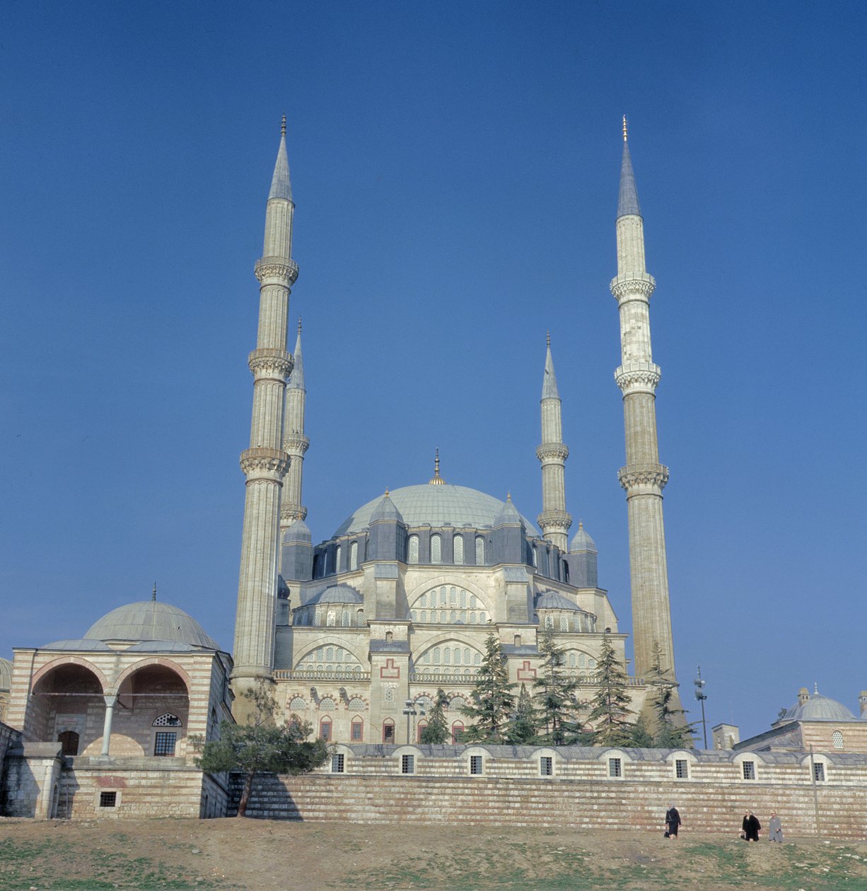 Utsikt over moskeen, ottomansk, bygget ca. 1569-75 av Sinan