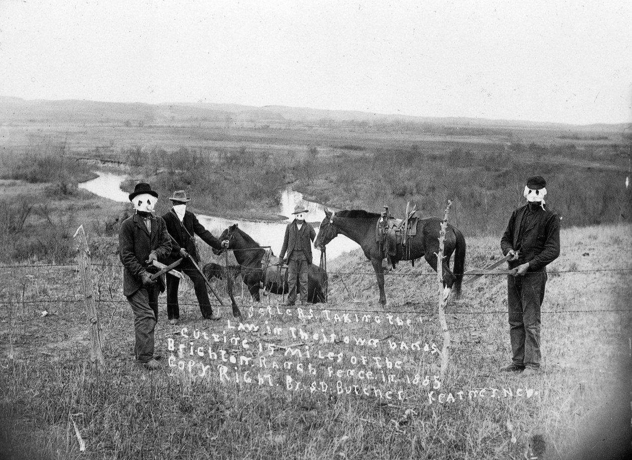 «Piggtrådskrigen» i Nebraska 1884-1885: Rancheiere forsøker å ta land fra bønder ved å motsette seg piggtrådavgrensning - fotografi av Solomon D. Butcher av Solomon D. Butcher