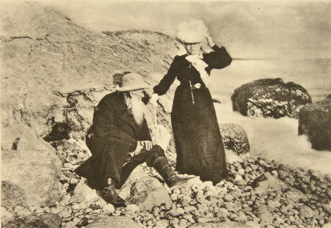 Den russiske forfatteren Leo Tolstoj og hans kone Sophia ved Svartehavet, Krim, Russland, 1902 av Sophia Andreevna Tolstaya