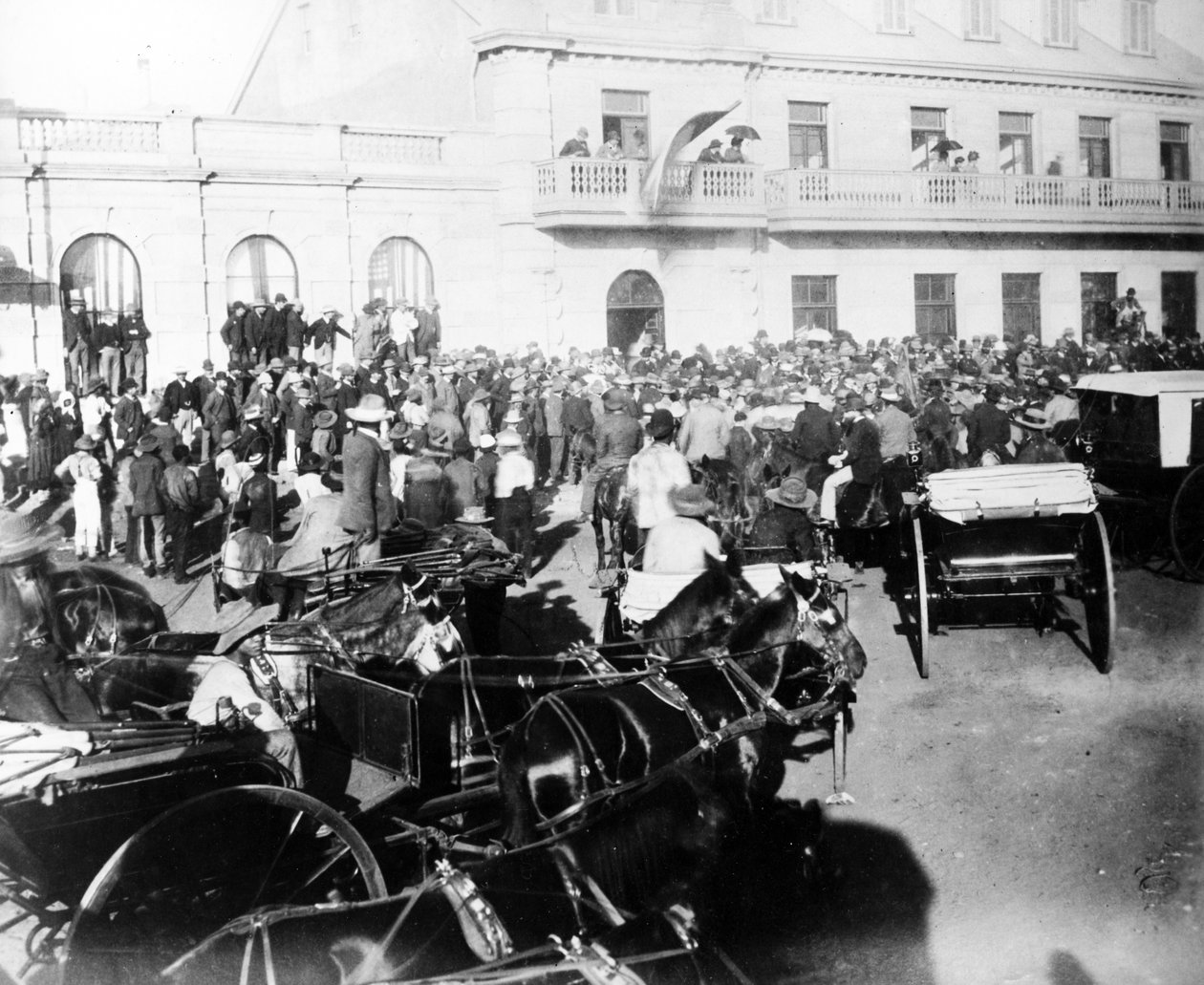 Mottakelse av Volksraad i Johannesburg, ca. 1895 av South African Photographer