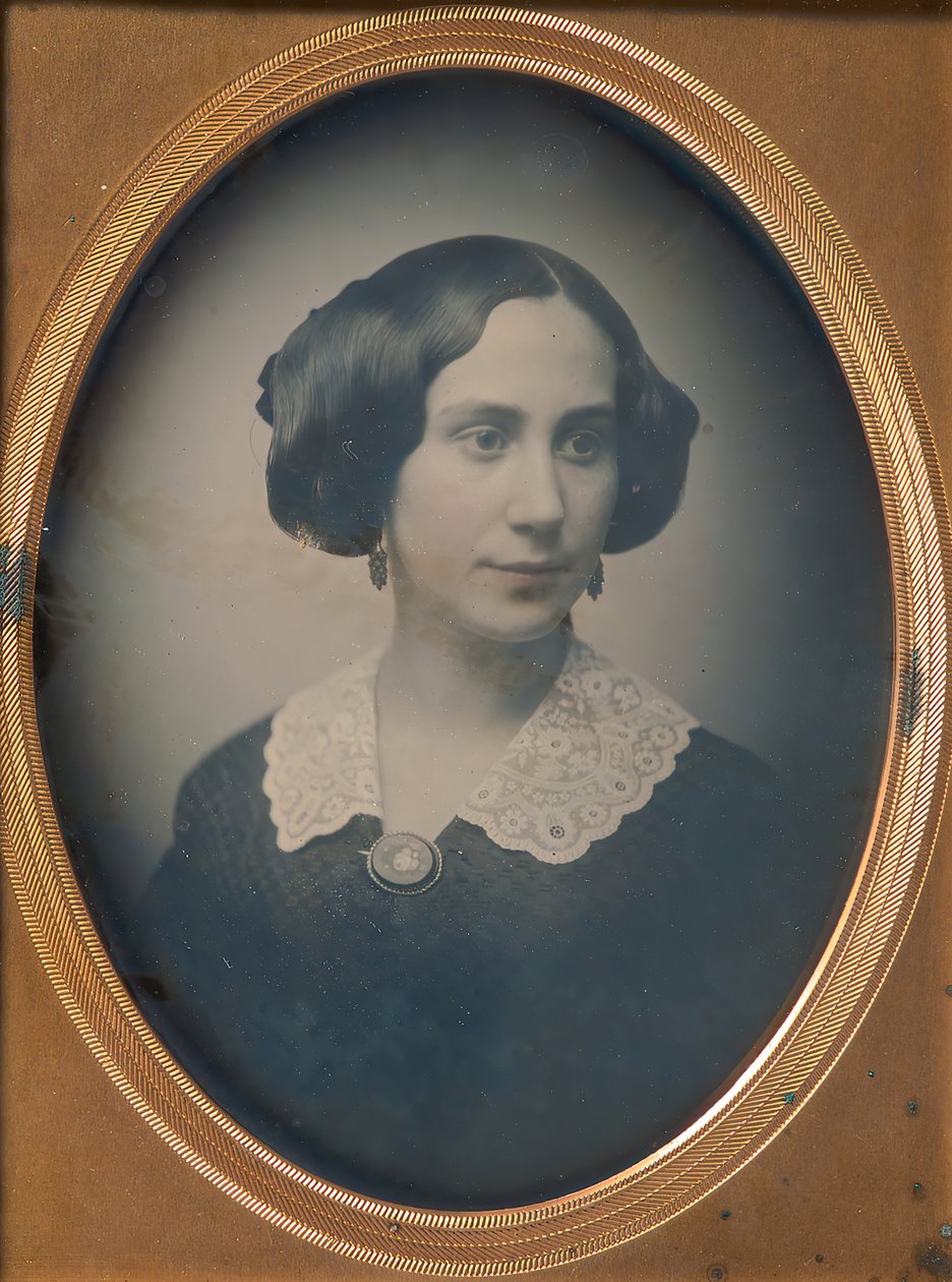 Ung kvinne med blondekrage og -brosje, 1850-tallet. av Southworth and Hawes.