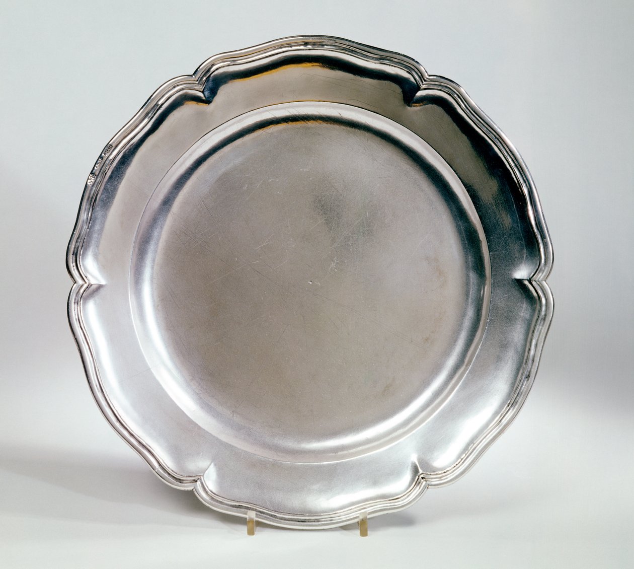 Grunnt fat, spansk, 1736 (sølv) av Spanish School