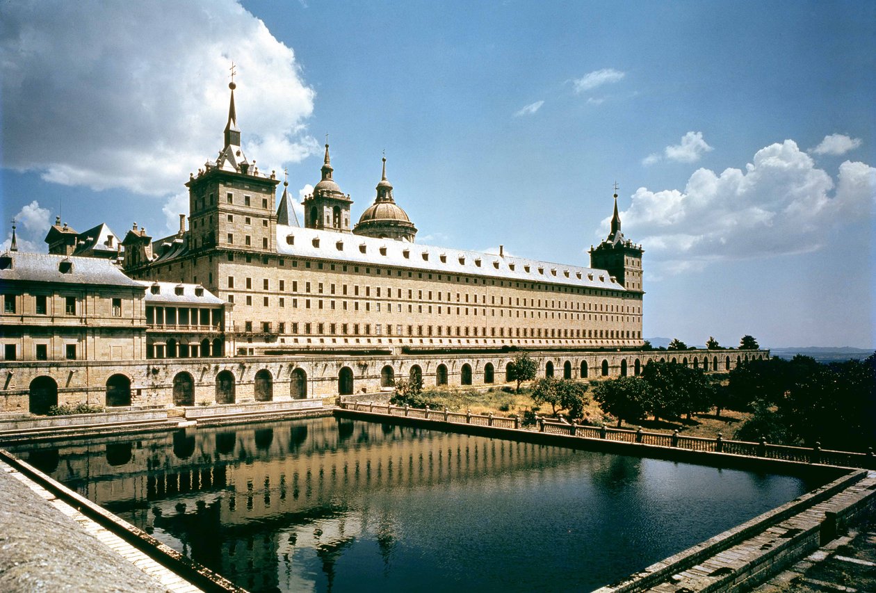 Escorial-klosteret, designet av Juan Bautista de Toledo og Juan de Herrera, 1563-84 av Spanish School