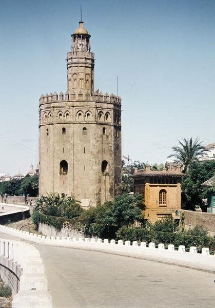 Torre del Oro (tårn av gull) bygget ca. 1220 av Spanish School