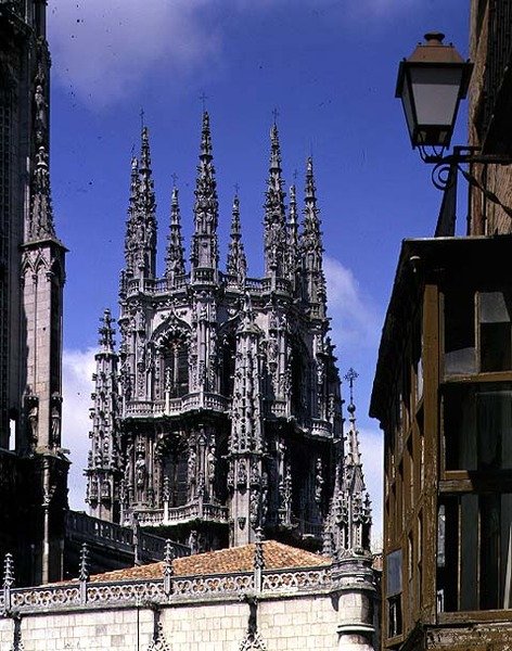 Lykten (cimborio) sannsynligvis designet av Juan de Langres (fl.c.1522-40) bygget av Felipe Vigarny og Juan de Vallejo (fl.c.1518-69) fullført 1568 av Spanish Colonial