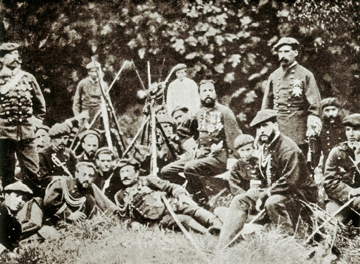 3. karlistkrig (1872-1876): pretendent for Spanias trone Charles de Bourbon (1848-1909) (Carlos Maria de Borbon y Austria-Este eller Charles VII), hertug av Madrid, omgitt av sine forsvarere. Fotografi ca 1872-1876 av Spanish Photographer