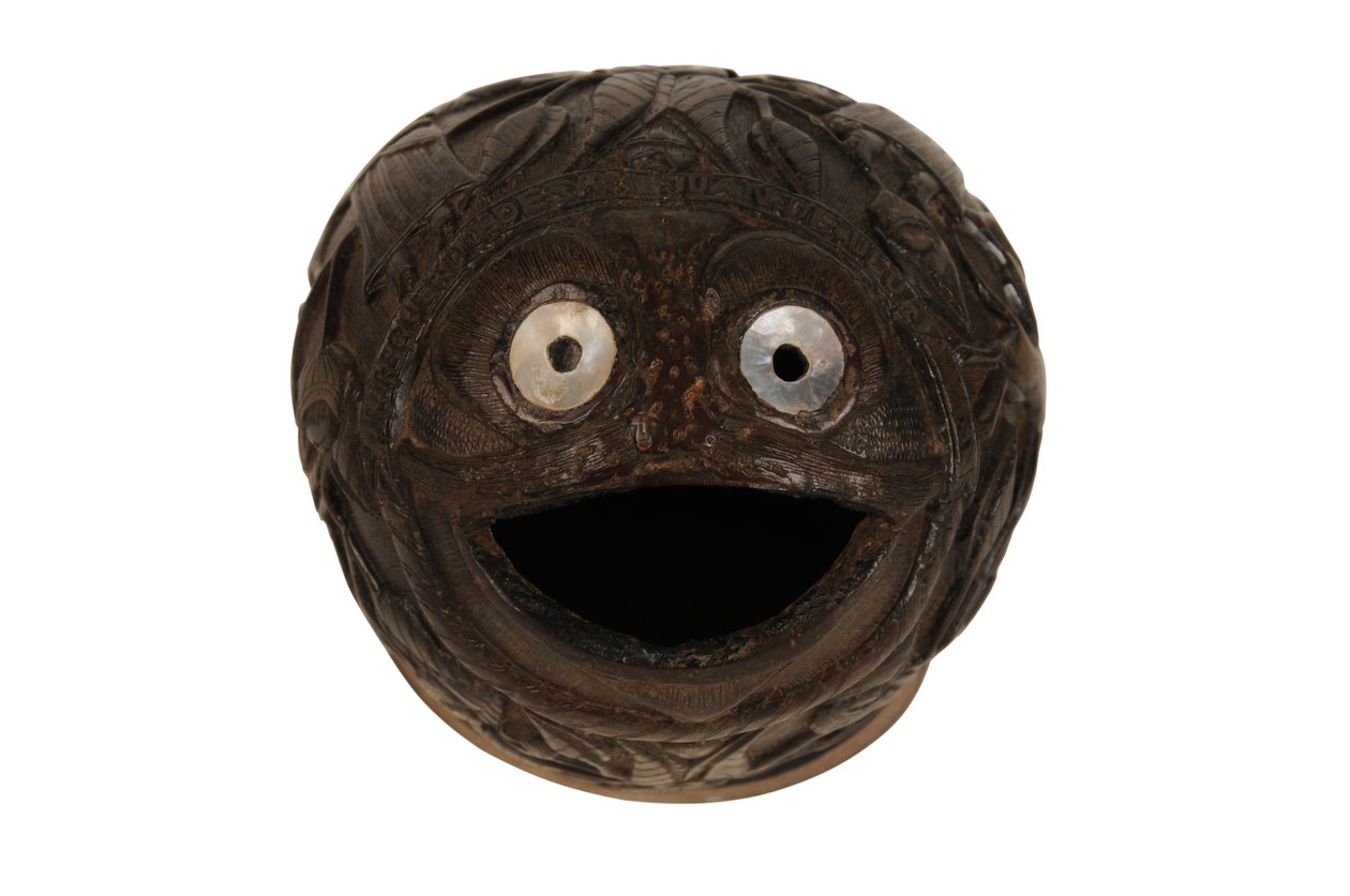 Utskåret kokosnøtt-pengebørn, spansk kolonial, ca. 1800 (kokosnøtt) av Spanish School