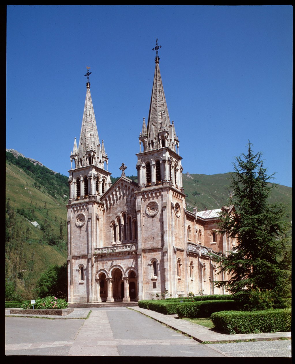 Utsikt over basilikaen av Spanish School