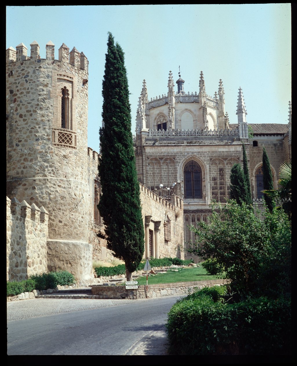 Utsikt over klosteret San Juan de Los reyes, Toledo av Spanish School