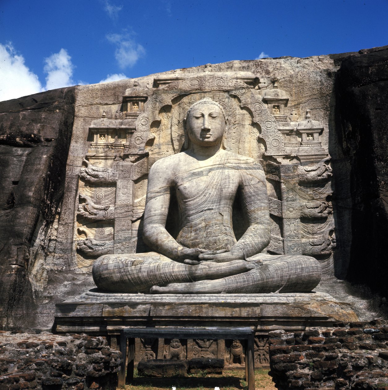 Buddha av Gal Vihare fra Polonnaruwa (Sri Lanka) (Kong Parakrama Bahu med Attributed). av Sri Lankan School
