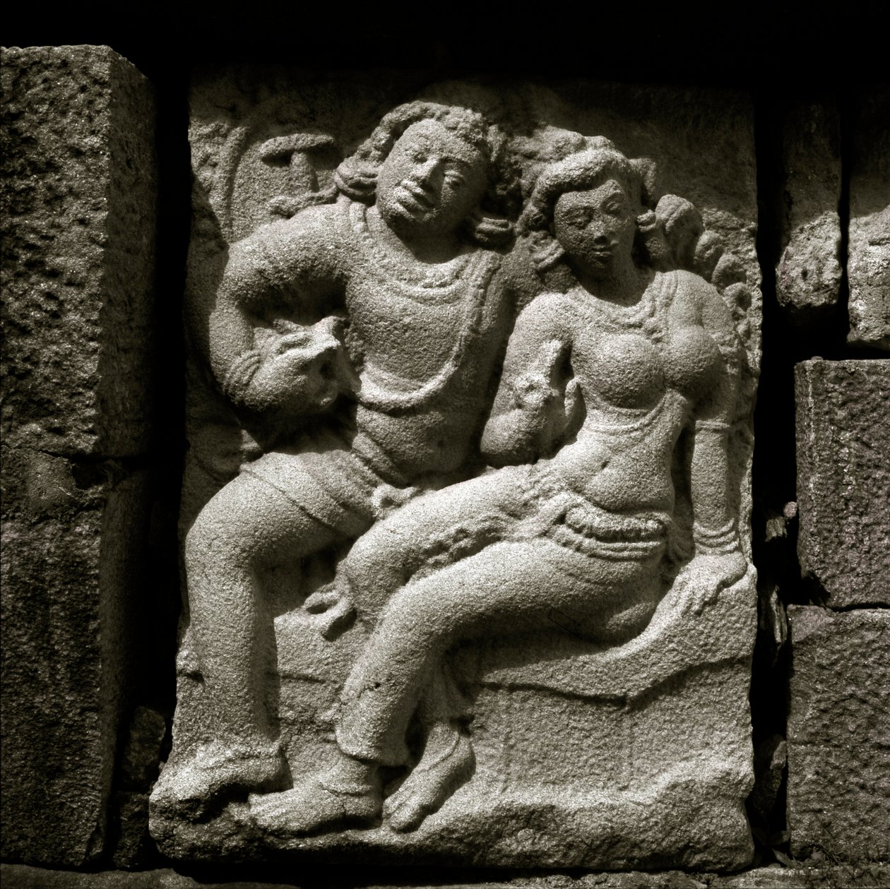Isurumuniya-elskere, 6th Century, Gupta-stil utskjæring av Sri Lankan School