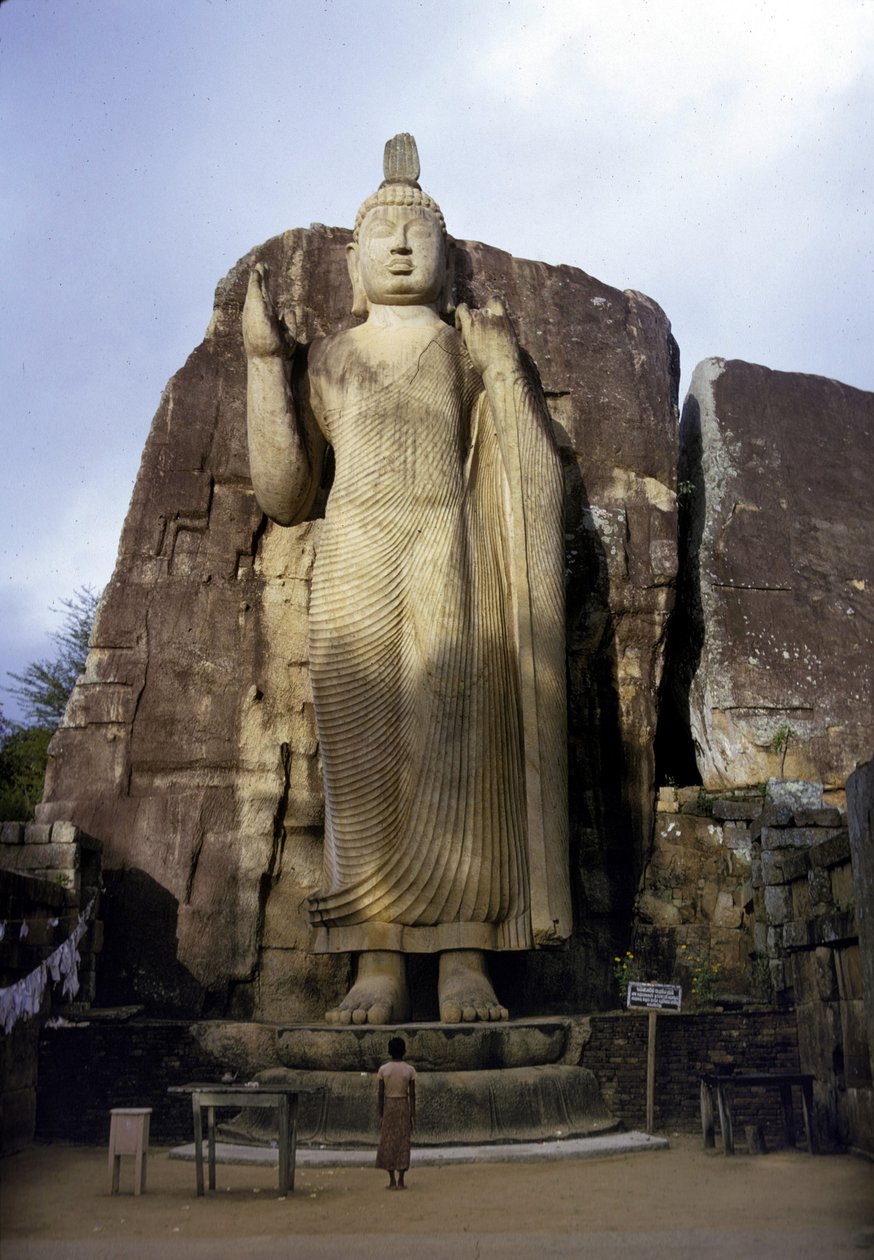 Den store Buddha av Avukana. Sri Lanka. 5. århundre. av Sri Lankan School