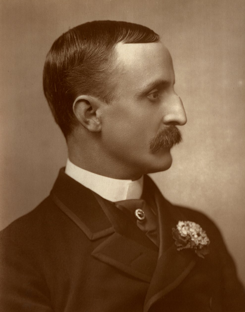 Edgar Bruce , britisk skuespiller, 1884 av St James