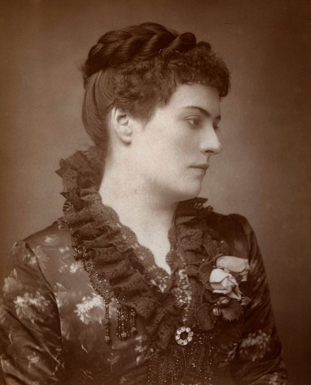 Sophie Eyre , britisk skuespillerinne, 1883 av St James