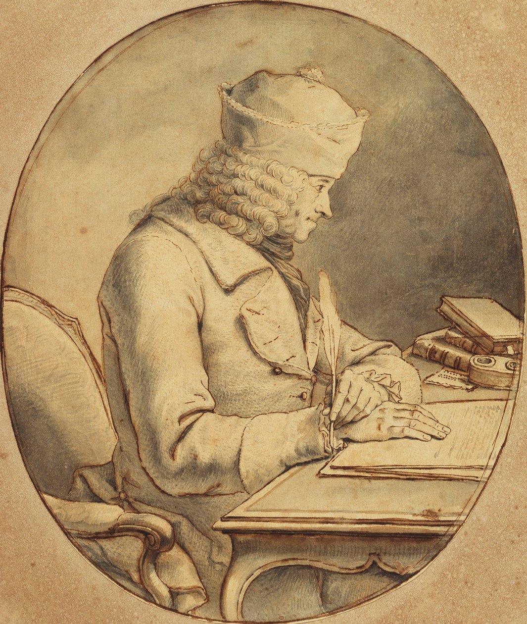 Voltaire sittende ved et skrivebord iført en caps, i profil til venstre, ca. 1765 av Stanislas Jean