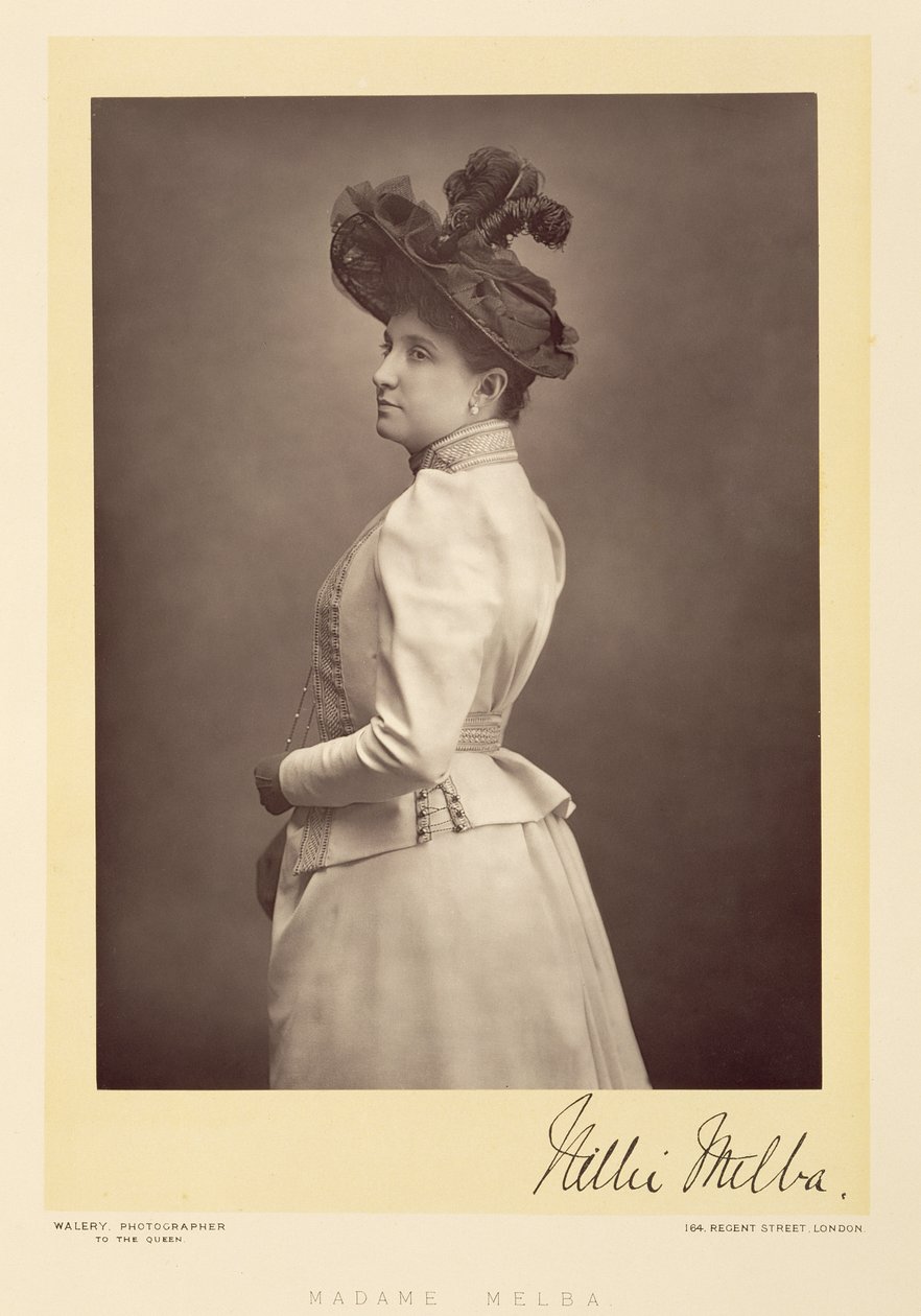Dame Nellie Melba (1861-1931), operasopran, portrettfotografi (sepiafoto) av Stanislaus Walery