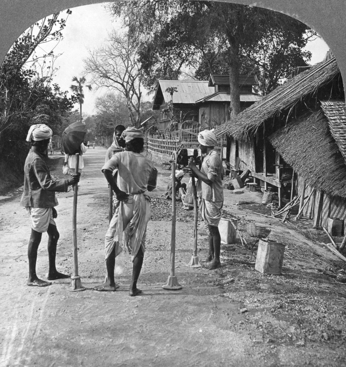 Veireparasjon, Bhamo, Burma, 1908 av Stereo Travel Co