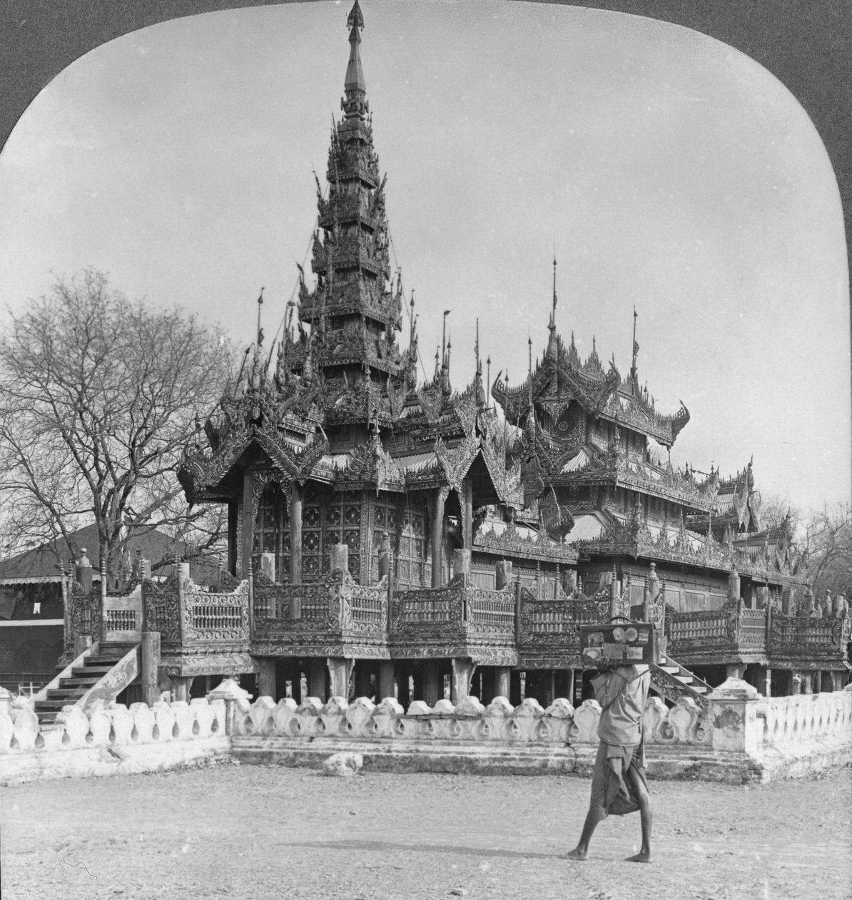 The School of King Thibaw i fortet, Mandalay, Burma, 1908 av Stereo Travel Co