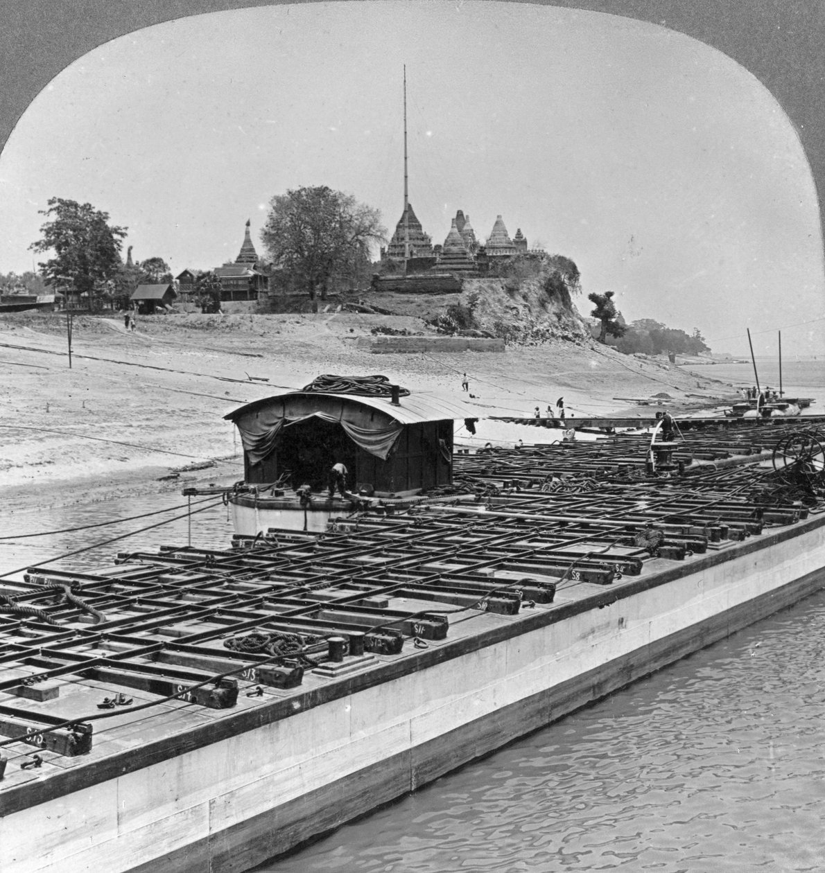 Utsikt over Sagaing fra Irrawaddy-elven, Burma, 1908 av Stereo Travel Co