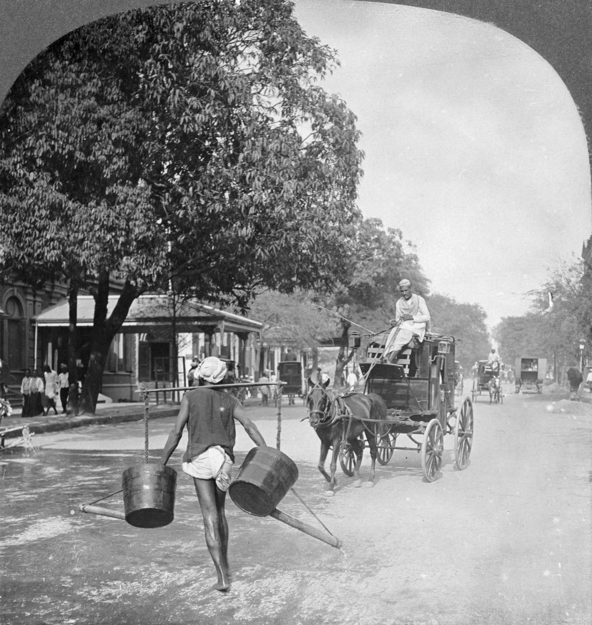 Vanning av gatene i Rangoon, Burma, 1908 av Stereo Travel Co