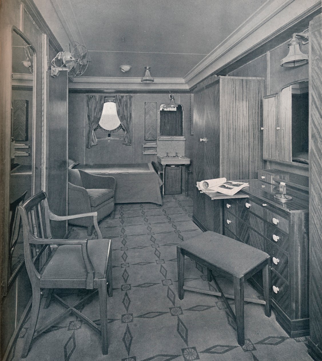 Leiligheter i First Class-området om bord på S.S. Empress of Britain, 1931 av Stewart Bale Limited