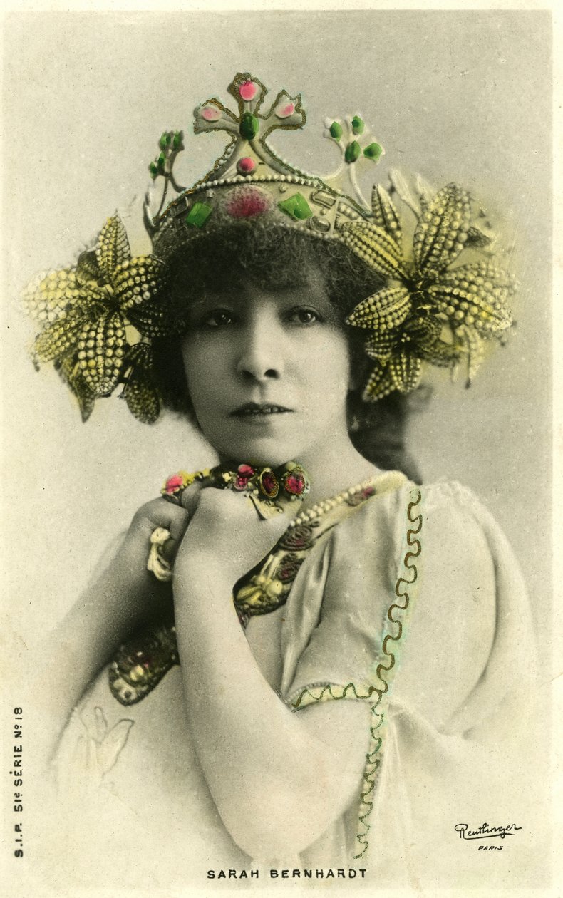 Henriette Rosine Bernard alias Sarah Bernhardt (1844-1923) som "The distant princess", et skuespill av Edmond Rostand. (s/hvitt bilde) av Studio Reutlinger