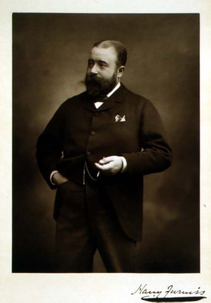 Harry Furniss (1854-1925), illustratør og karikaturtegner, portrettfotografi (s/hv-foto) av Studio Walery