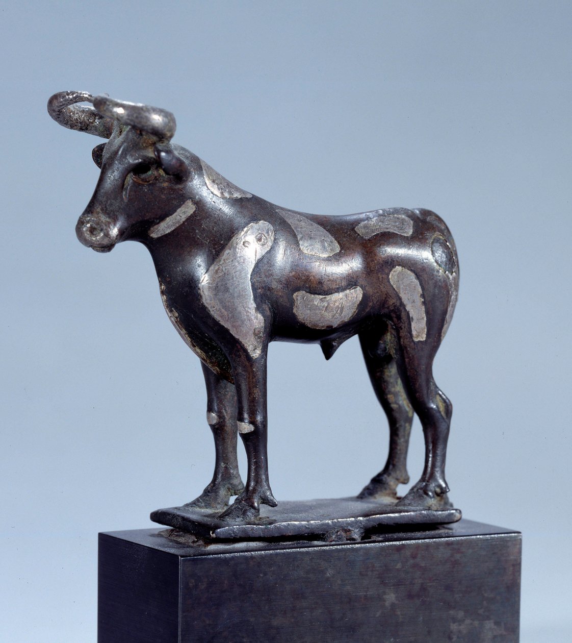 Art of Mesopotamia: Pie Taurus. Bronseskulptur innlagt med sølv, rundt 2500 f.Kr. Sumerienne Epoque Paris, Musee Du Louvre av Sumerian Mesopotamian School